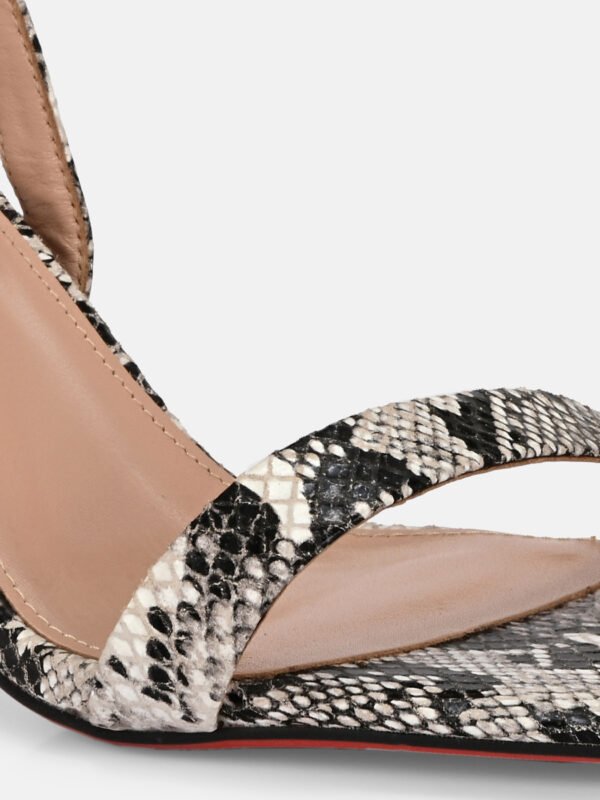 BAILEY - Image 3